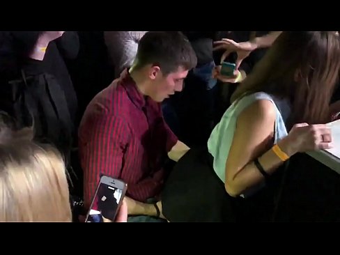 ❤️ Sexo real en una discoteca rusa. Chica rusa de 18 años en el ano y la vagina follada en un club nocturno ️❌ Video de sexo en es.hentaidude.ru ❌️❤️❤️❤️❤️❤️❤️❤️